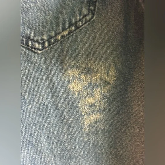 Miley Cyrus & Max Azria Blue Shirt - Picture 5 of 9